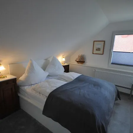 Nr 28 - Am Yachthafen Harlesiel