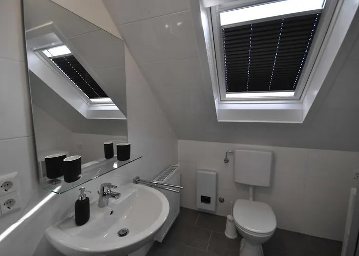 Nr 28 - Am Yachthafen *